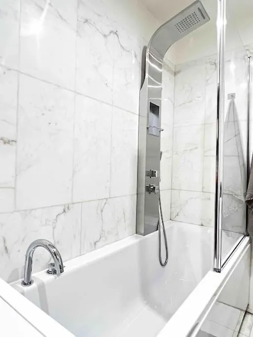 Apartment The Boutique Houses - Downtown - Close To Bocconi University Milan